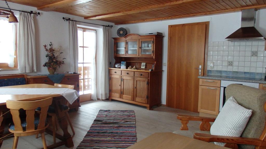 Apartment Rothenlehen Bischofswiesen Ruang foto
